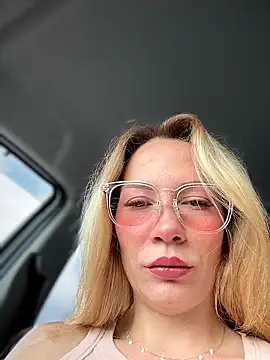 LavenderHot online show from 15, 6, 2026