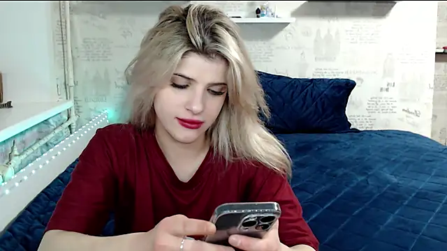 Snapshot of AleksandraFlores chatting on 2, 4, 2026 AleksandraFlores online show from 2, 4, 2026
