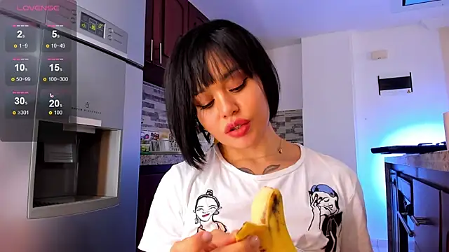 Snapshot of Miiel_rosa chatting on 10, 12, 2024 Miiel rosa online show from 10, 12, 2024