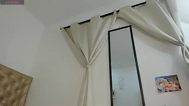 Alessiiaa  online show from 22, 11, 2025