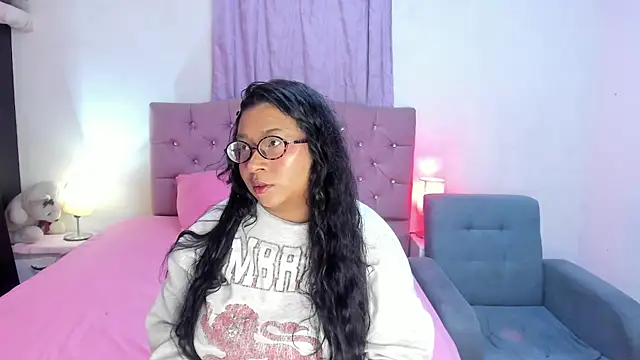Latinabombsheell online show from 8, 7, 2026