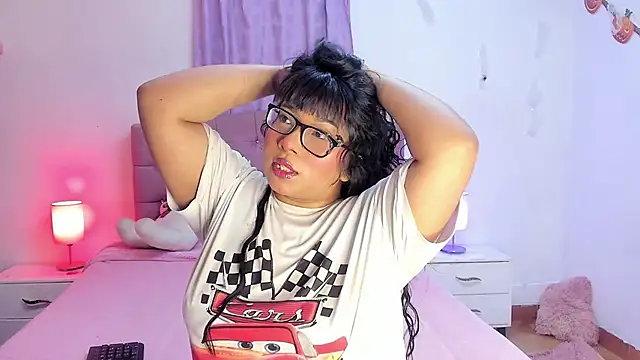 Latinabombsheell online show from 18, 11, 2025