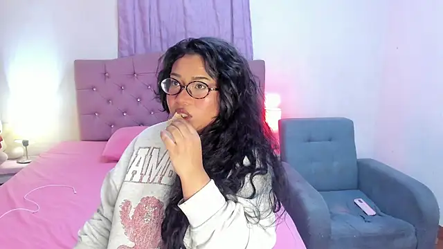 Latinabombsheell online show from 9, 7, 2026