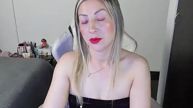 Andreina Suann online show from 4, 11, 2025