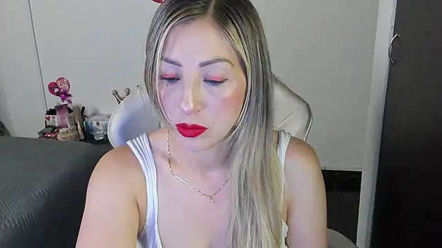 Andreina Suann online show from 25, 11, 2025