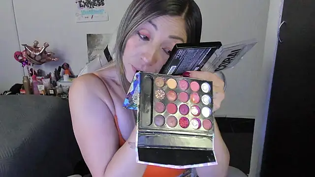 Andreina Suann online show from 25, 2, 2026