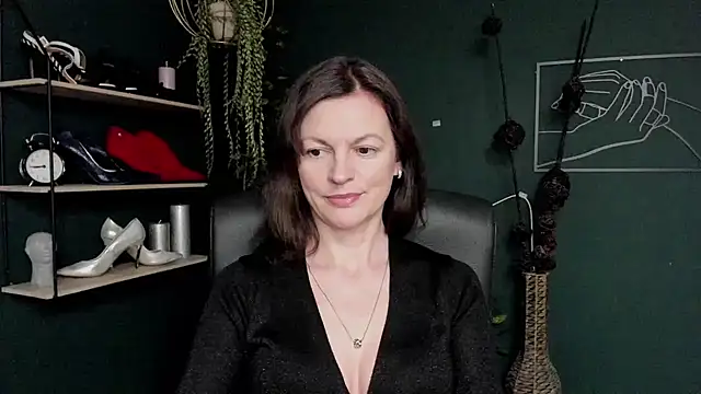 Snapshot of VivianWILD chatting on 14, 3, 2025 VivianWILD online show from 14, 3, 2025
