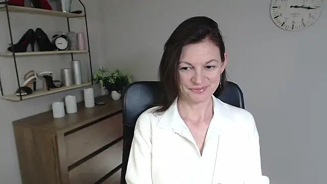 Snapshot of VivianWILD chatting on 3, 2, 2025 VivianWILD online show from 3, 2, 2025