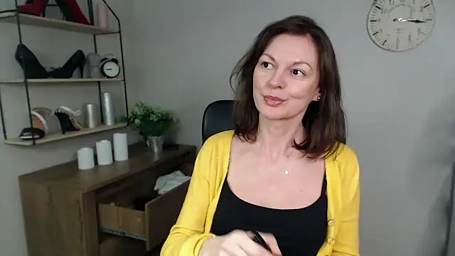 Snapshot of VivianWILD chatting on 27, 2, 2025 VivianWILD online show from 27, 2, 2025