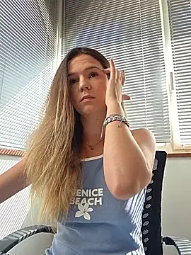 lucie mehott online show from 7, 7, 2026