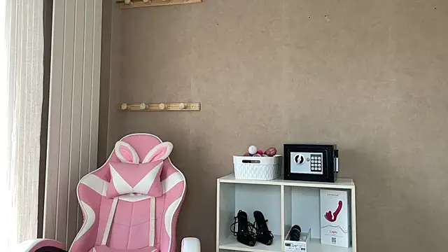 lucie mehott online show from 30, 11, 2025