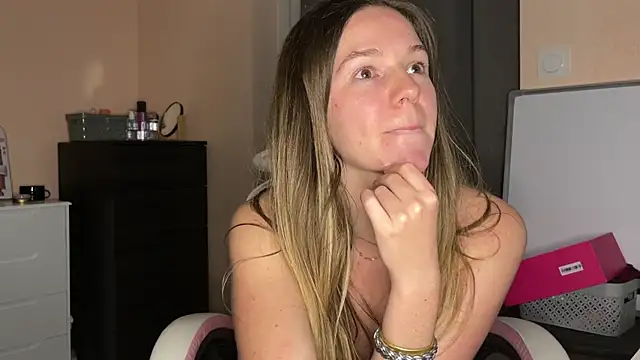 lucie mehott online show from 31, 3, 2026