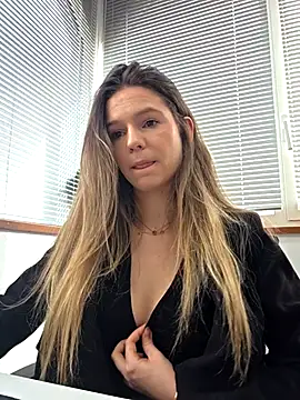 lucie mehott online show from 12, 3, 2026