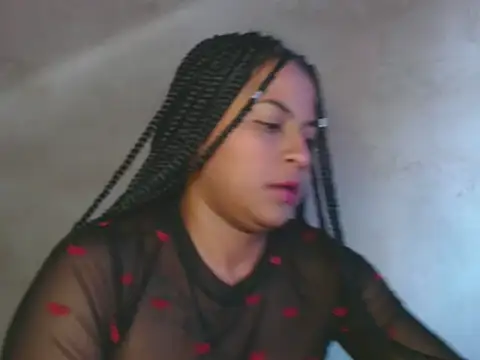 Snapshot of Giselabrunette25 chatting on 12, 1, 2025 Giselabrunette25 online show from 12, 1, 2025