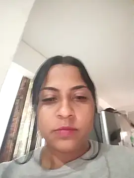 Giselabrunette25 online show from 2, 4, 2026