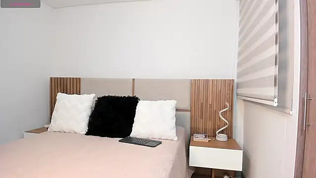 MalejaDiaz  online show from 21, 4, 2026