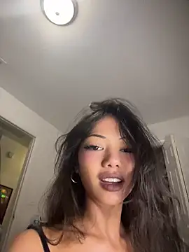 Snapshot of yummyrina chatting on 4, 6, 2026 yummyrina online show from 4, 6, 2026