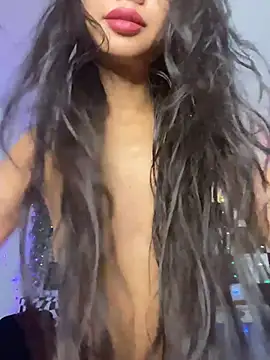 Snapshot of yummyrina chatting on 8, 7, 2026 yummyrina online show from 8, 7, 2026