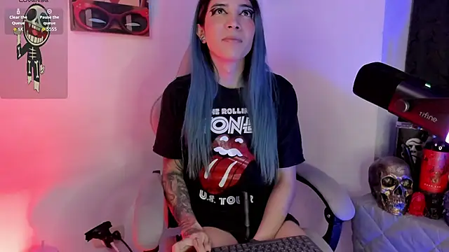 Snapshot of sofi_pretty_uwu- chatting on 16, 5, 2026 sofi pretty uwu- online show from 16, 5, 2026