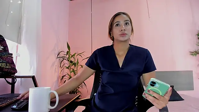 Alana Suares1 online show from 25, 9, 2025