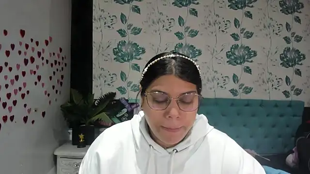 LindaBreeS online show from 28, 2, 2025