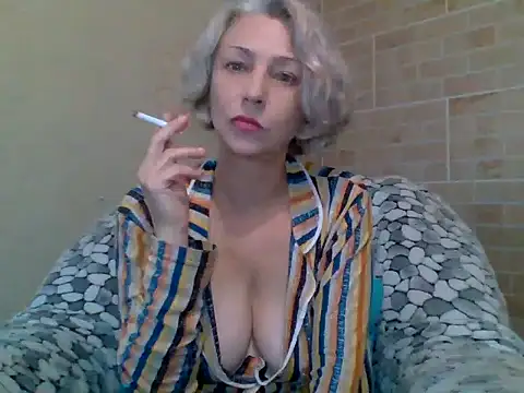 Lorie Carrie online show from 9, 10, 2025