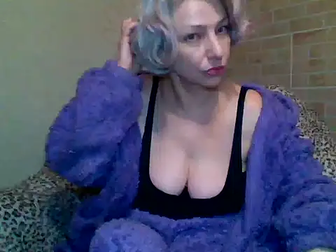 Lorie Carrie online show from 10, 2, 2025