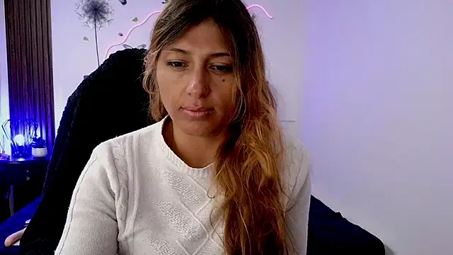 Snapshot of elena_detroya chatting on 19, 11, 2025 elena detroya online show from 19, 11, 2025
