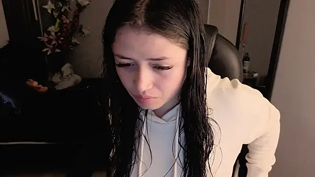 almma shy online show from 4, 11, 2025