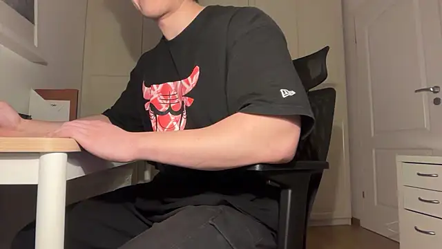 jungcock3210 online show from 3, 2, 2026