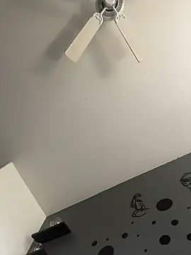 lolabun247 online show from 6, 11, 2025