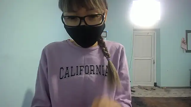 elllaaxx online show from 2, 2, 2025