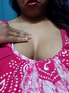 Snapshot of sexyindi_couple chatting on 24, 9, 2025 sexyindi couple online show from 24, 9, 2025
