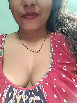 Snapshot of sexyindi_couple chatting on 25, 1, 2025 sexyindi couple online show from 25, 1, 2025