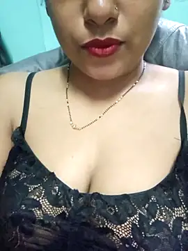 Snapshot of sexyindi_couple chatting on 15, 3, 2025 sexyindi couple online show from 15, 3, 2025