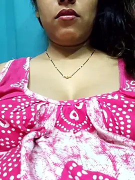 Snapshot of sexyindi_couple chatting on 9, 10, 2025 sexyindi couple online show from 9, 10, 2025