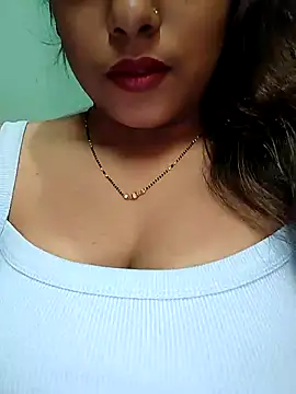 Snapshot of sexyindi_couple chatting on 1, 1, 2025 sexyindi couple online show from 1, 1, 2025