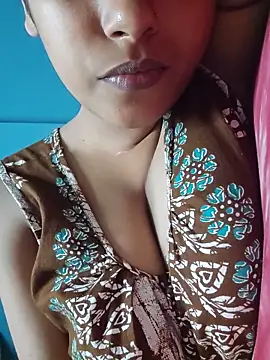 Snapshot of sexyindi_couple chatting on 25, 5, 2026 sexyindi couple online show from 25, 5, 2026