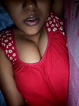 Snapshot of sexyindi_couple chatting on 19, 11, 2025 sexyindi couple online show from 19, 11, 2025