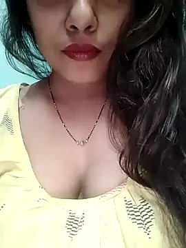 Snapshot of sexyindi_couple chatting on 21, 12, 2024 sexyindi couple online show from 21, 12, 2024