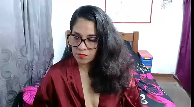 Mistresskloe01 online show from 26, 12, 2024