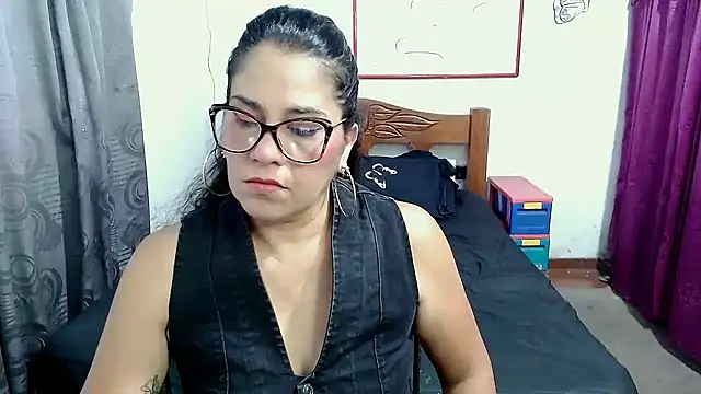 Mistresskloe01 online show from 12, 9, 2025