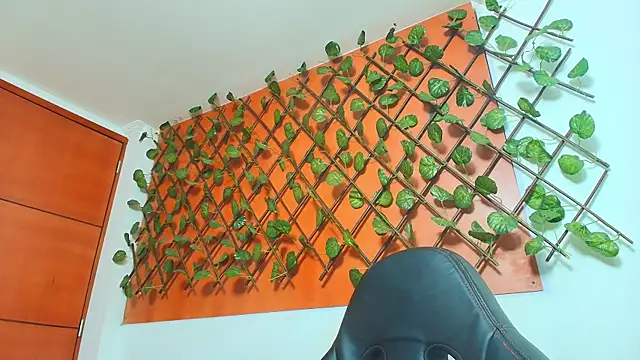 Naughty Kittenm online show from 15, 4, 2026