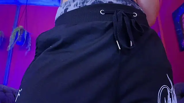 Julieta Russell online show from 15, 4, 2026