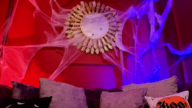 Julieta Russell online show from 17, 10, 2025