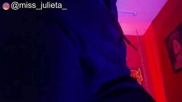 Julieta Russell online show from 15, 7, 2026