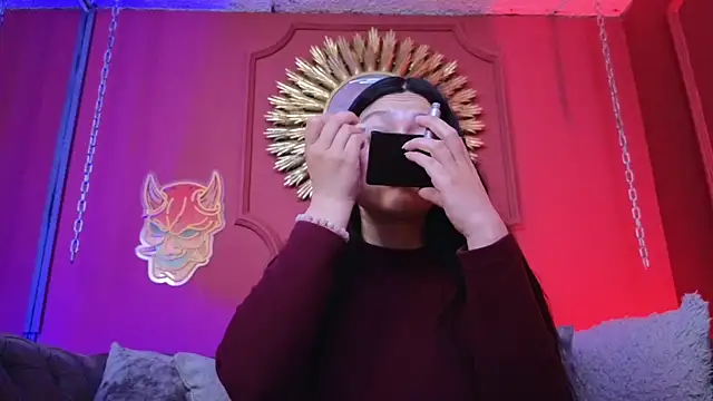 Julieta Russell online show from 8, 11, 2025