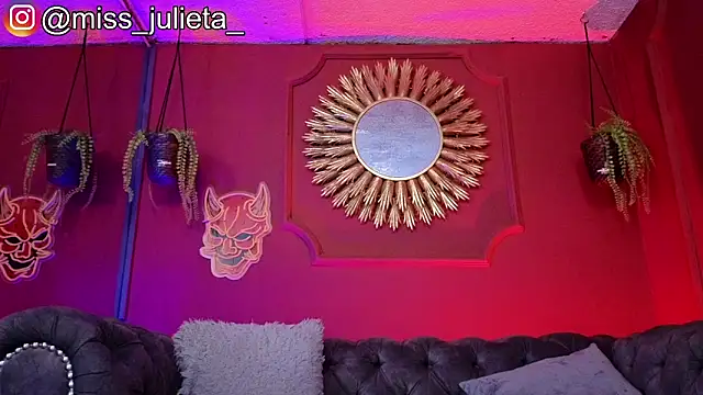 Snapshot of Julieta_Russell chatting on 2, 6, 2026 Julieta Russell online show from 2, 6, 2026