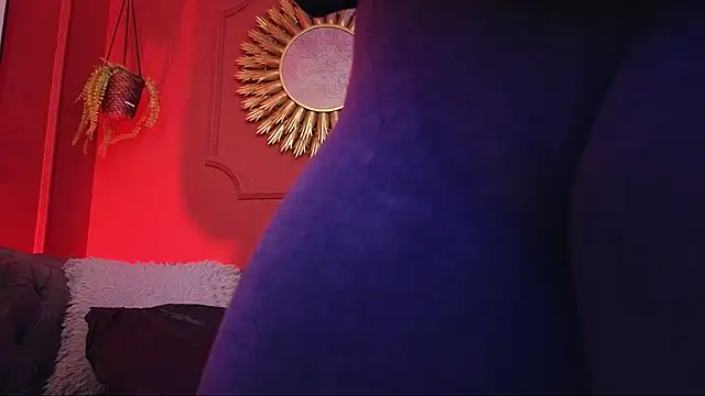 Julieta Russell online show from 7, 11, 2025