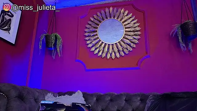 Snapshot of Julieta_Russell chatting on 16, 5, 2026 Julieta Russell online show from 16, 5, 2026